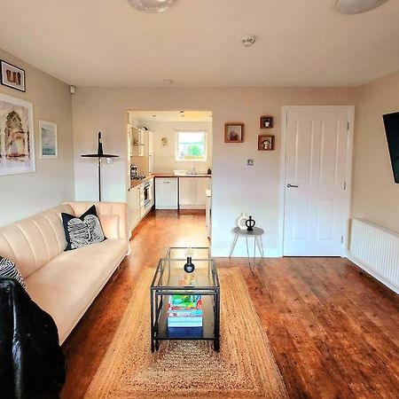 Modern 5 Bedroom Townhouse With Free Parking Glasgow Eksteriør billede