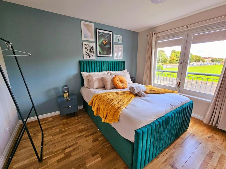 Modern 5 Bedroom Townhouse With Free Parking Glasgow Eksteriør billede