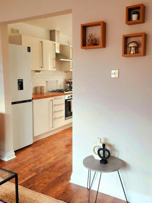 Modern 5 Bedroom Townhouse With Free Parking Glasgow Eksteriør billede