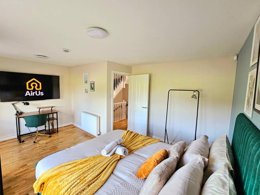 Modern 5 Bedroom Townhouse With Free Parking Glasgow Eksteriør billede