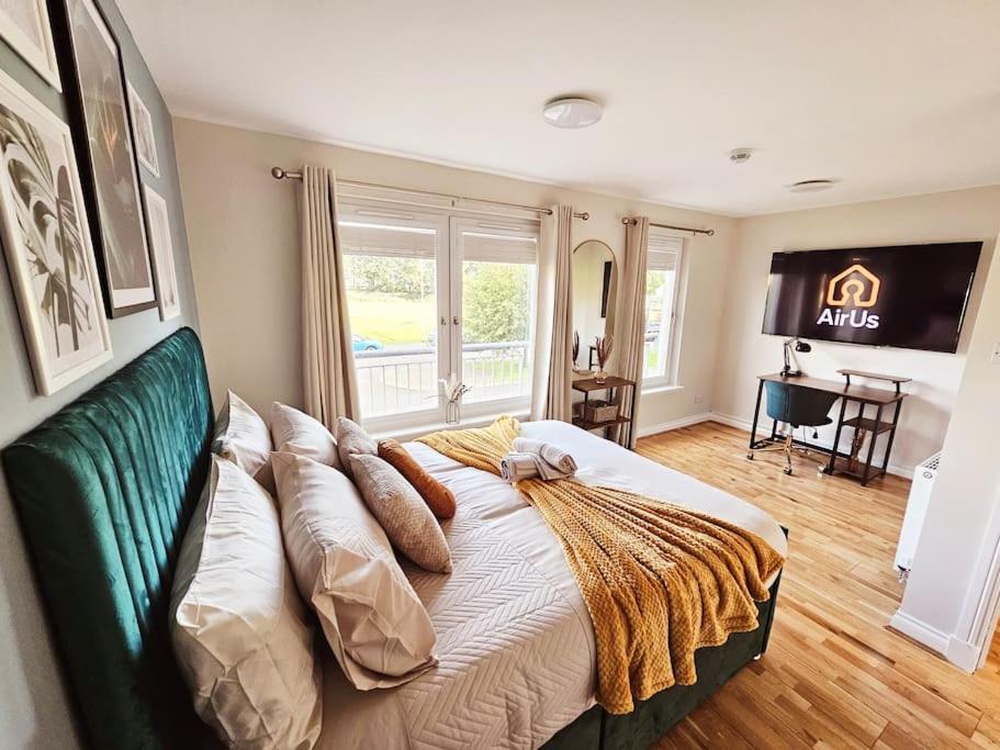 Modern 5 Bedroom Townhouse With Free Parking Glasgow Eksteriør billede