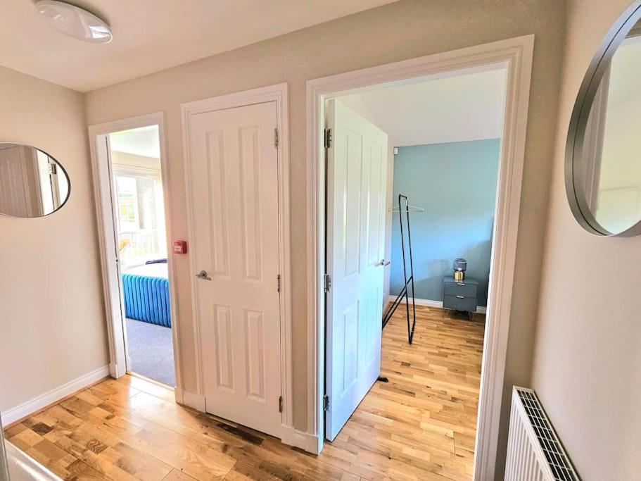 Modern 5 Bedroom Townhouse With Free Parking Glasgow Eksteriør billede