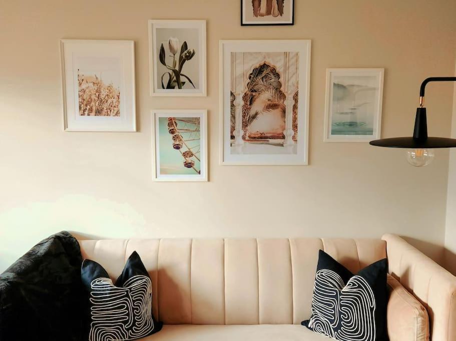 Modern 5 Bedroom Townhouse With Free Parking Glasgow Eksteriør billede
