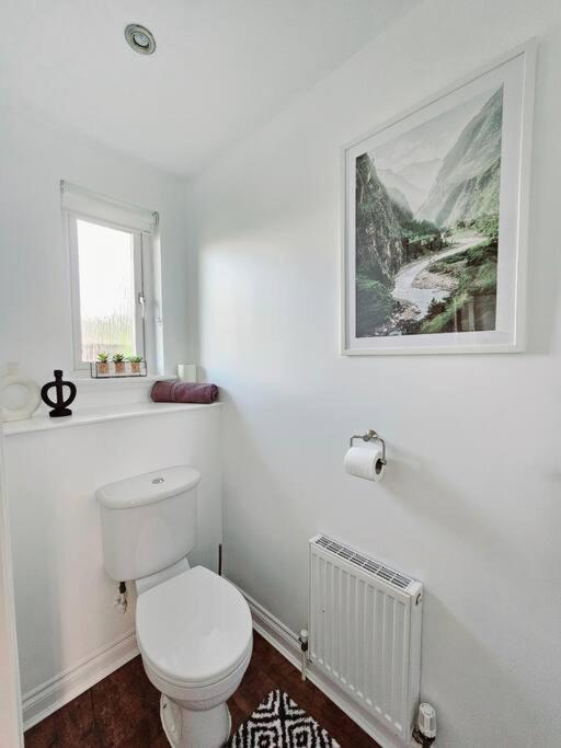 Modern 5 Bedroom Townhouse With Free Parking Glasgow Eksteriør billede