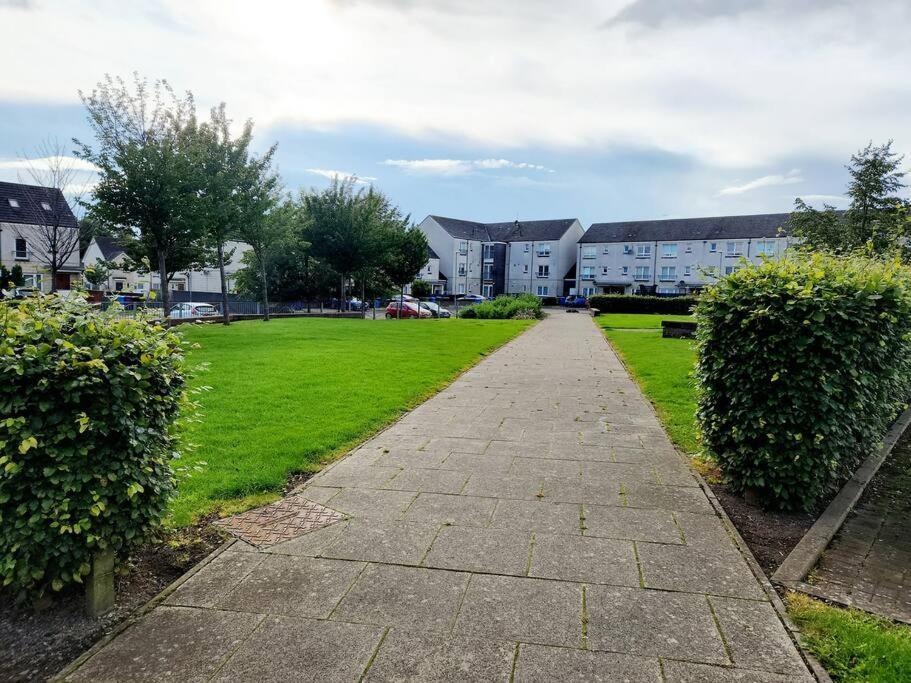 Modern 5 Bedroom Townhouse With Free Parking Glasgow Eksteriør billede