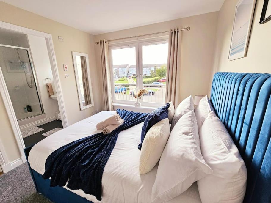 Modern 5 Bedroom Townhouse With Free Parking Glasgow Eksteriør billede