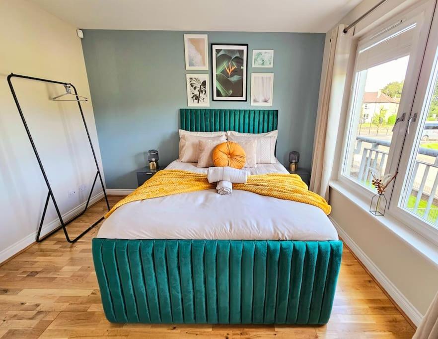 Modern 5 Bedroom Townhouse With Free Parking Glasgow Eksteriør billede