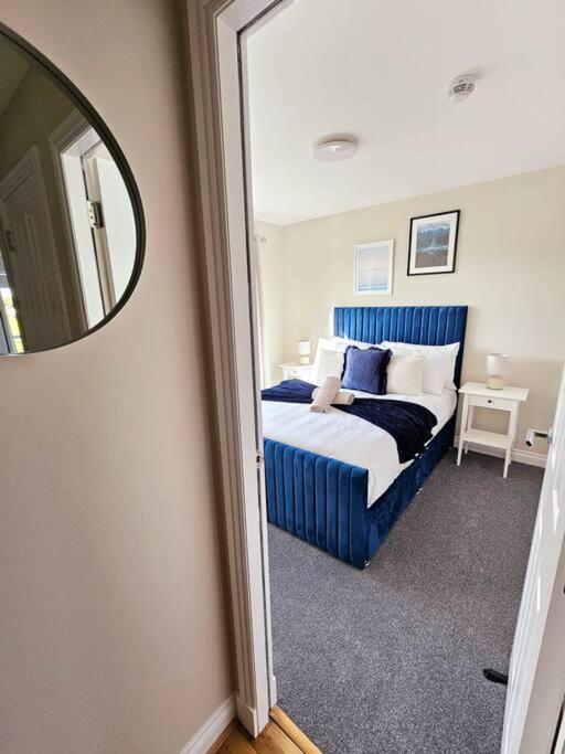 Modern 5 Bedroom Townhouse With Free Parking Glasgow Eksteriør billede