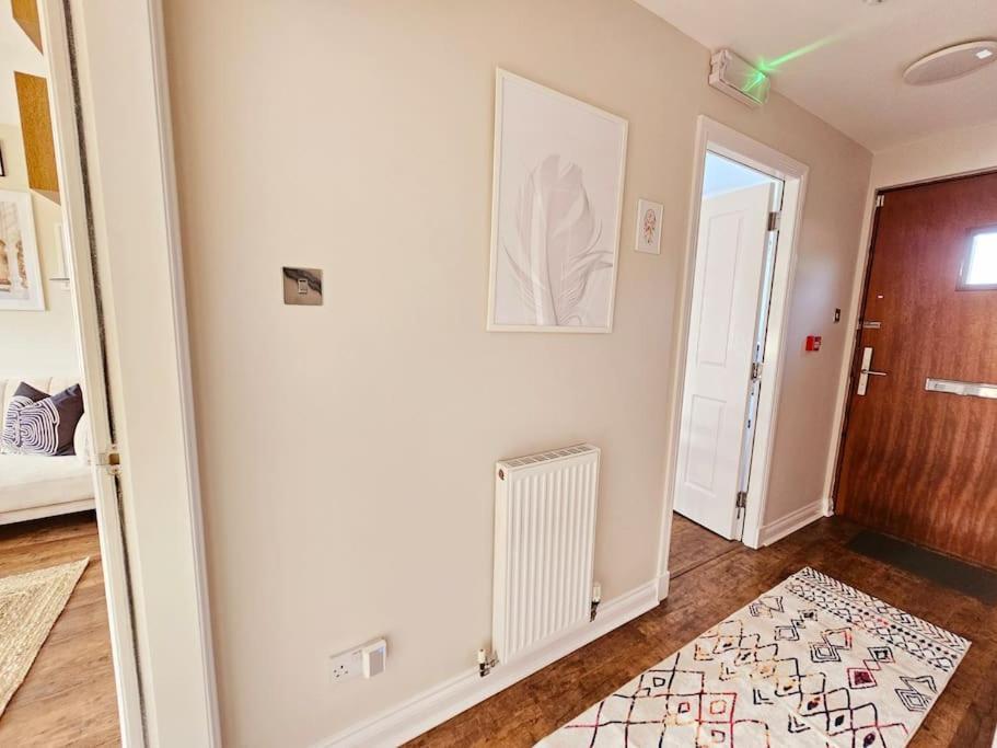 Modern 5 Bedroom Townhouse With Free Parking Glasgow Eksteriør billede
