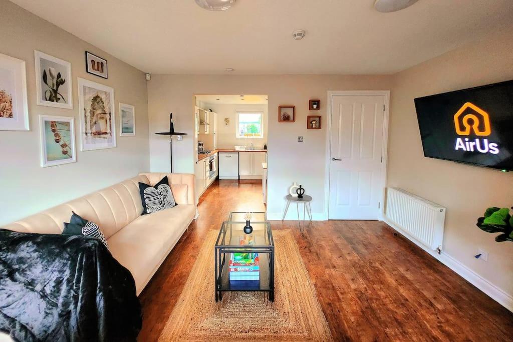 Modern 5 Bedroom Townhouse With Free Parking Glasgow Eksteriør billede