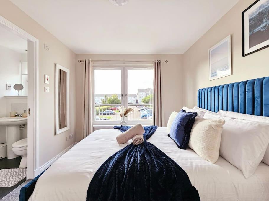 Modern 5 Bedroom Townhouse With Free Parking Glasgow Eksteriør billede