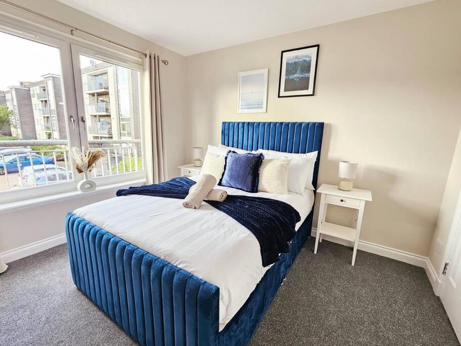 Modern 5 Bedroom Townhouse With Free Parking Glasgow Eksteriør billede