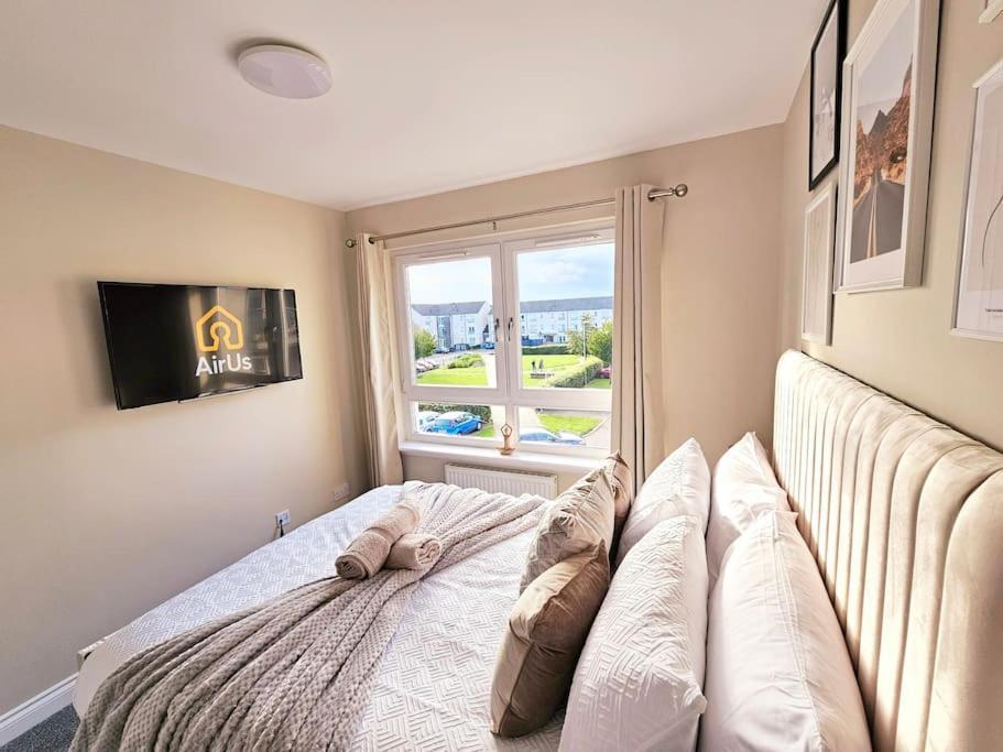 Modern 5 Bedroom Townhouse With Free Parking Glasgow Eksteriør billede