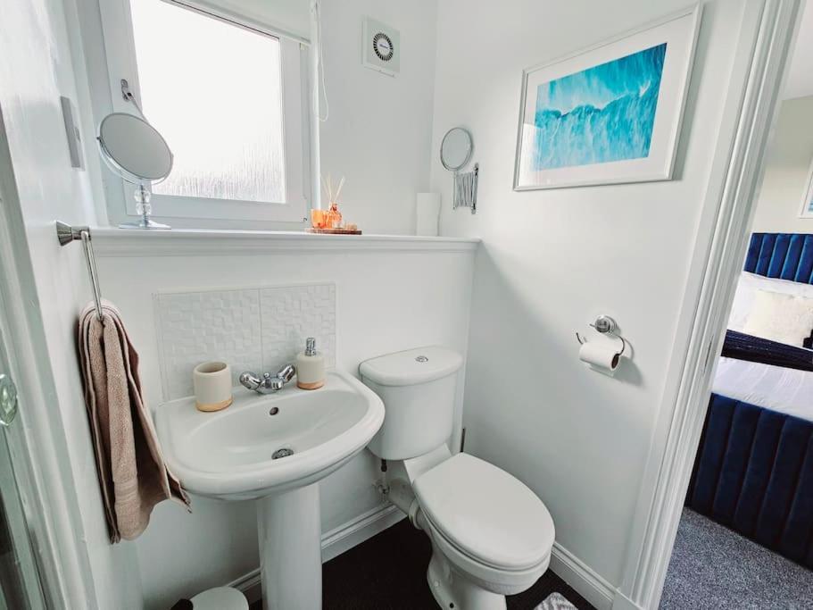 Modern 5 Bedroom Townhouse With Free Parking Glasgow Eksteriør billede