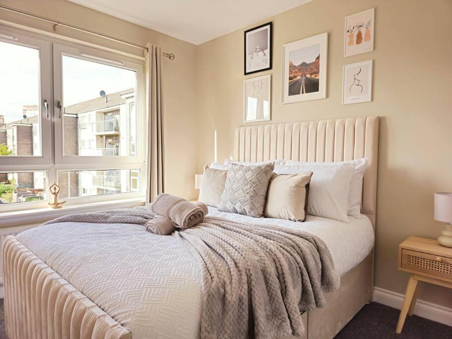 Modern 5 Bedroom Townhouse With Free Parking Glasgow Eksteriør billede